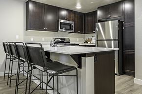 Fresno apartment for rent - Kitchen Bar Seating