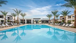 Fresno apartment for rent - Pool and Palm Trees