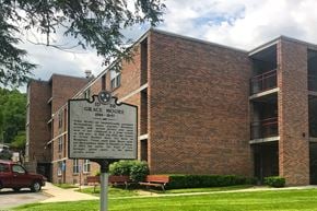 Jellico apartment for rent - a historical marker in front of a brick building