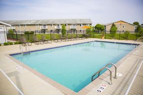 Rochester apartment for rent - Essex Place_ Outdoor Swimming Pool