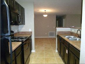 Enterprise apartment for rent - Granite Countertop at Heron Cove, Enterprise, AL