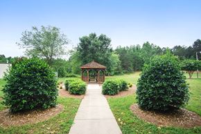 King apartment for rent - villa trace courtyard 