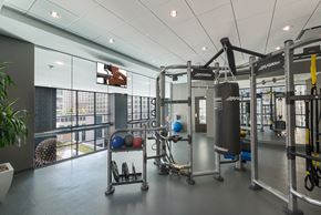 Chicago apartment for rent - Core Workout at 73 East Lake, Chicago, IL, 60601