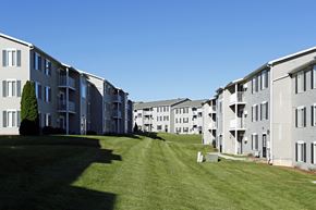 Columbia City apartment for rent - Exterior at Simonson Estates 100 Raleigh Court, Columbia City, IN 46725 Courtyard