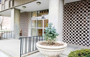 Boston apartment for rent - Exterior of entrance to building.