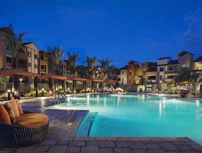 Chandler apartment for rent - Clean Blue Swimming Pool at Noria Robson Luxury Apartments, Arizona