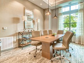 The Woodlands apartment for rent - apartment meeting area