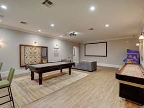 Austin apartment for rent - clubroom with pool table