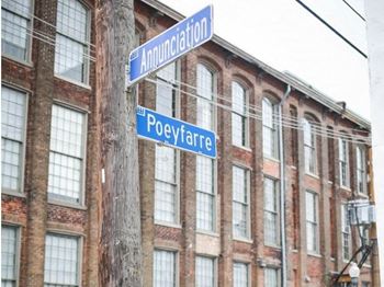 Unparalleled central warehouse district location