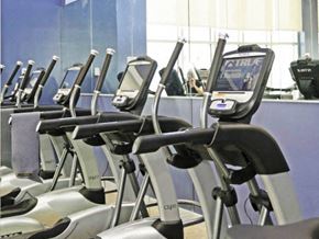 New Orleans apartment for rent - a large group of exercise equipment in a gym