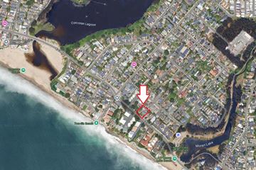 Santa Cruz apartment for rent - A map shows a beachfront area with a red box highlighting a specific section.