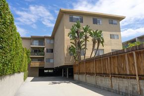 Pasadena apartment for rent - the building in which the hotel is located