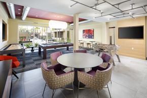 Fullerton apartment for rent - Aspect resident outdoor common area