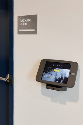 Luxerone package room - 24/7 package pickup