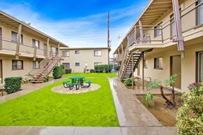 Downey apartment for rent - Glen haven courtyard