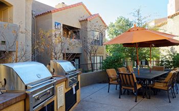 The legends at la paloma apartments bbq and picnic area