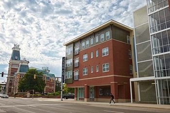 The cole apartments in columbus, indiana