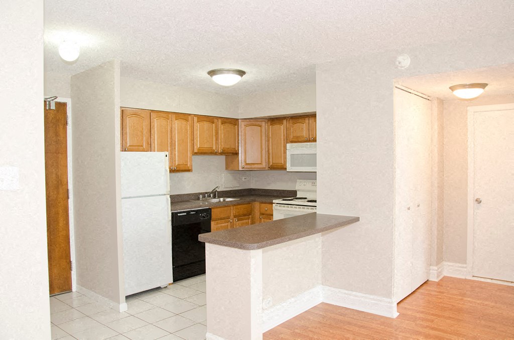 Maple Grove Apartments - apartments for rent in Evanston | Point2Homes