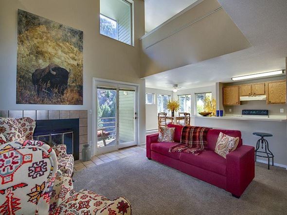 Avon apartment for rent - Model Living Room 