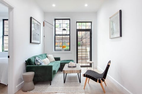 Floor plan for 1 bed, 1 bath, 292 sqft