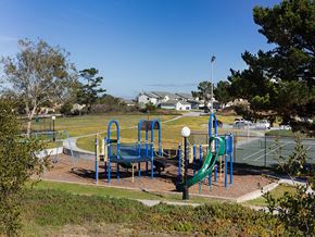 Marina apartment for rent - playground