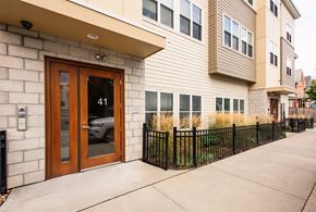 Somerville apartment for rent - 41 Otis Street Entrance