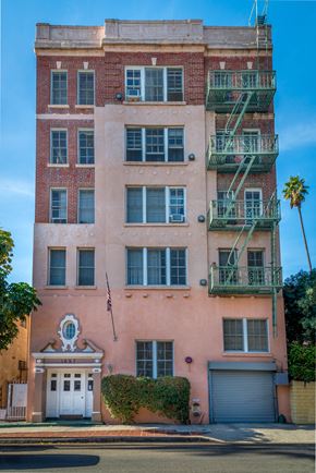 Los Angeles apartment for rent - Main entrance exterior with parking garage