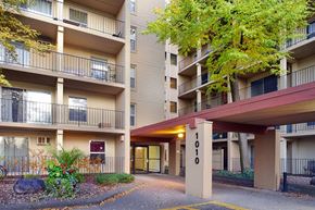 Hopkins multi-family for rent - Courtyard View at Knollwood Towers West  Apartments, Hopkins