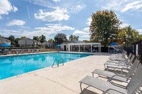 Nashville apartment for rent - the swimming pool at the apartments for rent