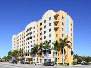 Miami apartment for rent - the building in which the hotel is located