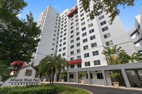 Miami apartment for rent - the building in which the hotel is located