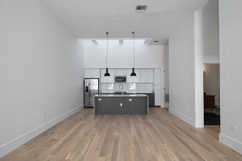 Floor plan for 1 bed, 1 bath, 908 sqft