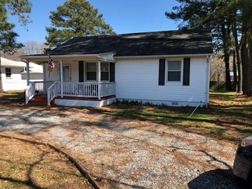 Smithfield house for rent - 14321 Benns Church Boulevard