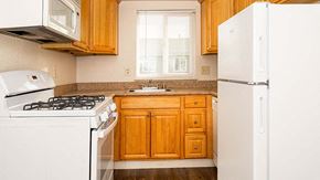 Livermore apartment for rent - Livermore CA Apartments - Alderwood Park Apartments Kitchen With Stove and Fridge