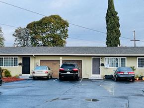 Hayward apartment for rent - Parking in from of building