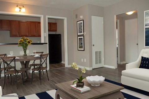 Floor plan for 2 beds, 1 bath, 685 sqft