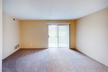 Living  room with balcony door