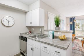 Lakewood apartment for rent - Kitchen with view into living room