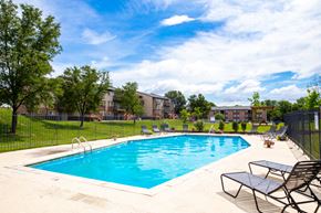 Gladstone apartment for rent - the swimming pool at our apartments