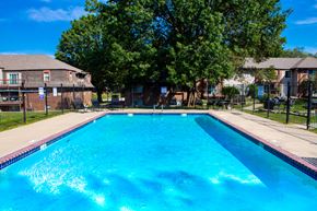 Lee's Summit apartment for rent - the swimming pool at the apartments for rent