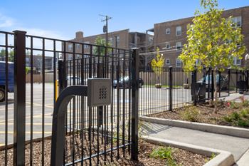 Electric vehicle charging station