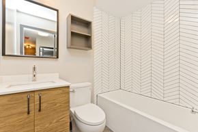 Chicago apartment for rent - The Wrightwood Bathroom