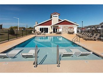 Lounge swimming pools with cabana