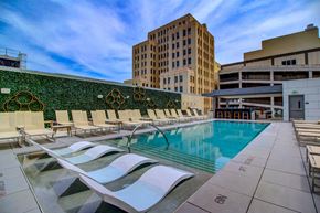 Dallas apartment for rent - Downtown Dallas, Texas Resort Style Pool