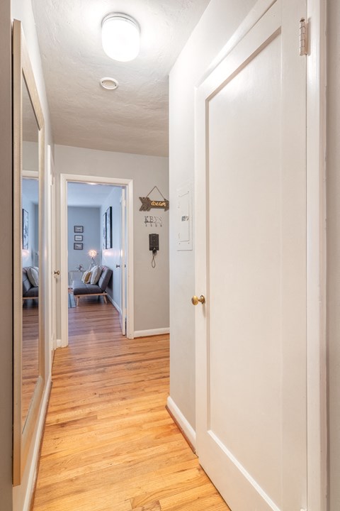 Floor plan for 1 bed, 1 bath, 935 sqft