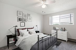 Denver apartment for rent - Bedroom With Ceiling Fan at Stratford Plaza North, Denver, Colorado