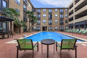Plano apartment for rent - Bel Air Downtown swimming pool