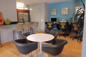 Chicago apartment for rent - Resident Lounge with Entertaining Kitchen