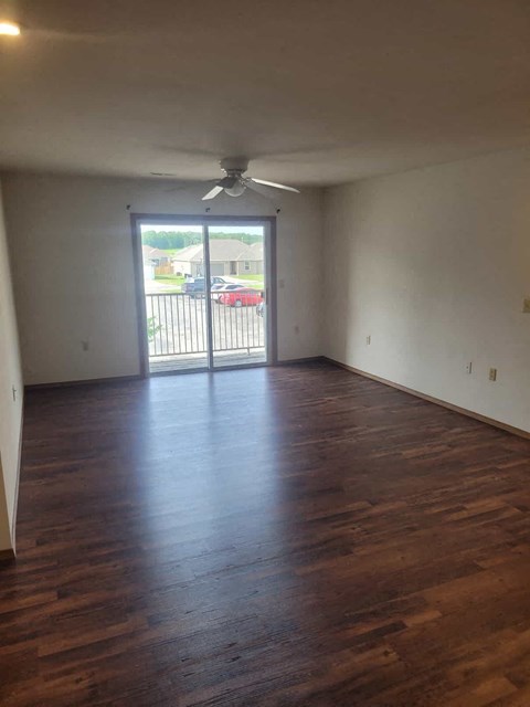 Floor plan for 2 beds, 2 baths, 1100 sqft