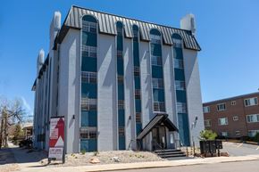 Denver apartment for rent - the building in which the hotel is located